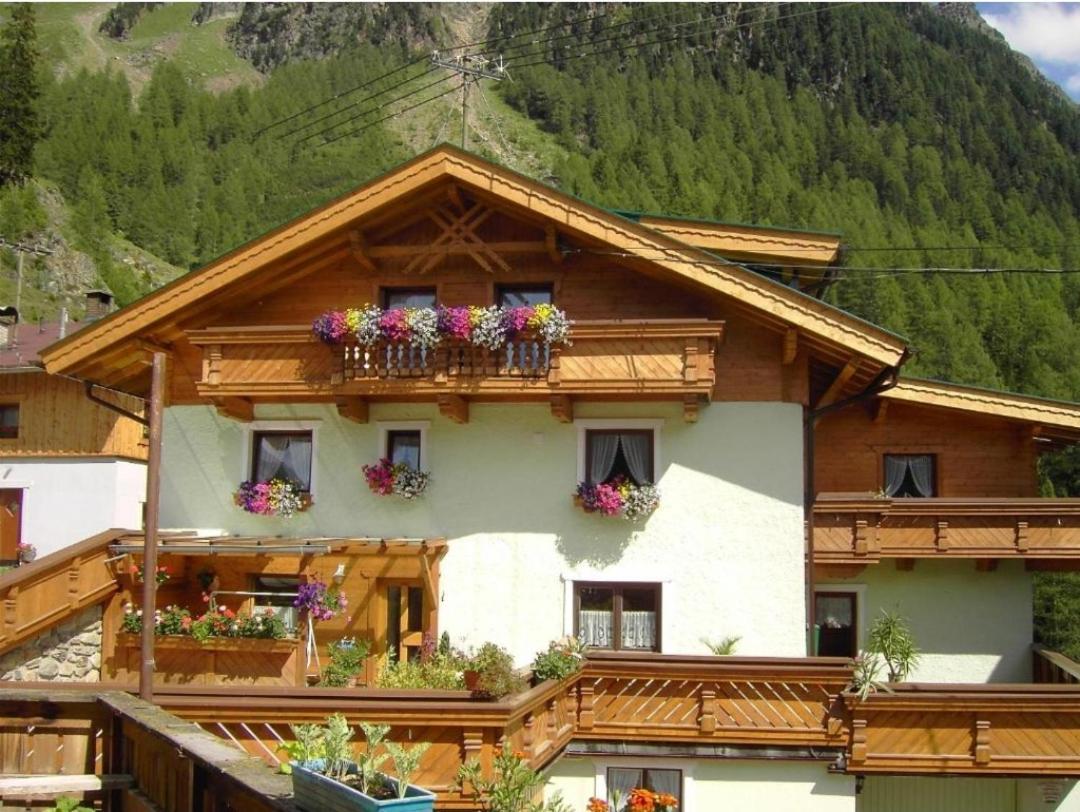Ferienwohnungen Winnebach Gries  Exterior photo